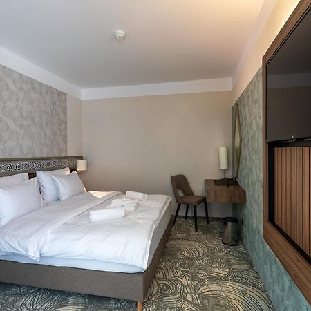 Hotel Crystal Wellness & Spa Superior ソバタ エクステリア 写真