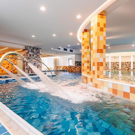 Hotel Crystal Wellness & Spa Superior ソバタ エクステリア 写真