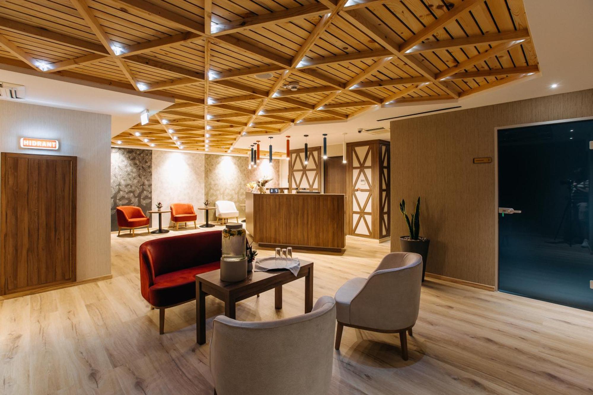 Hotel Crystal Wellness & Spa Superior ソバタ エクステリア 写真
