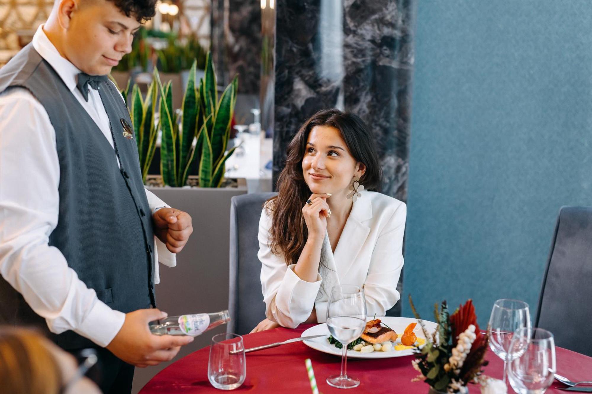 Hotel Crystal Wellness & Spa Superior ソバタ エクステリア 写真
