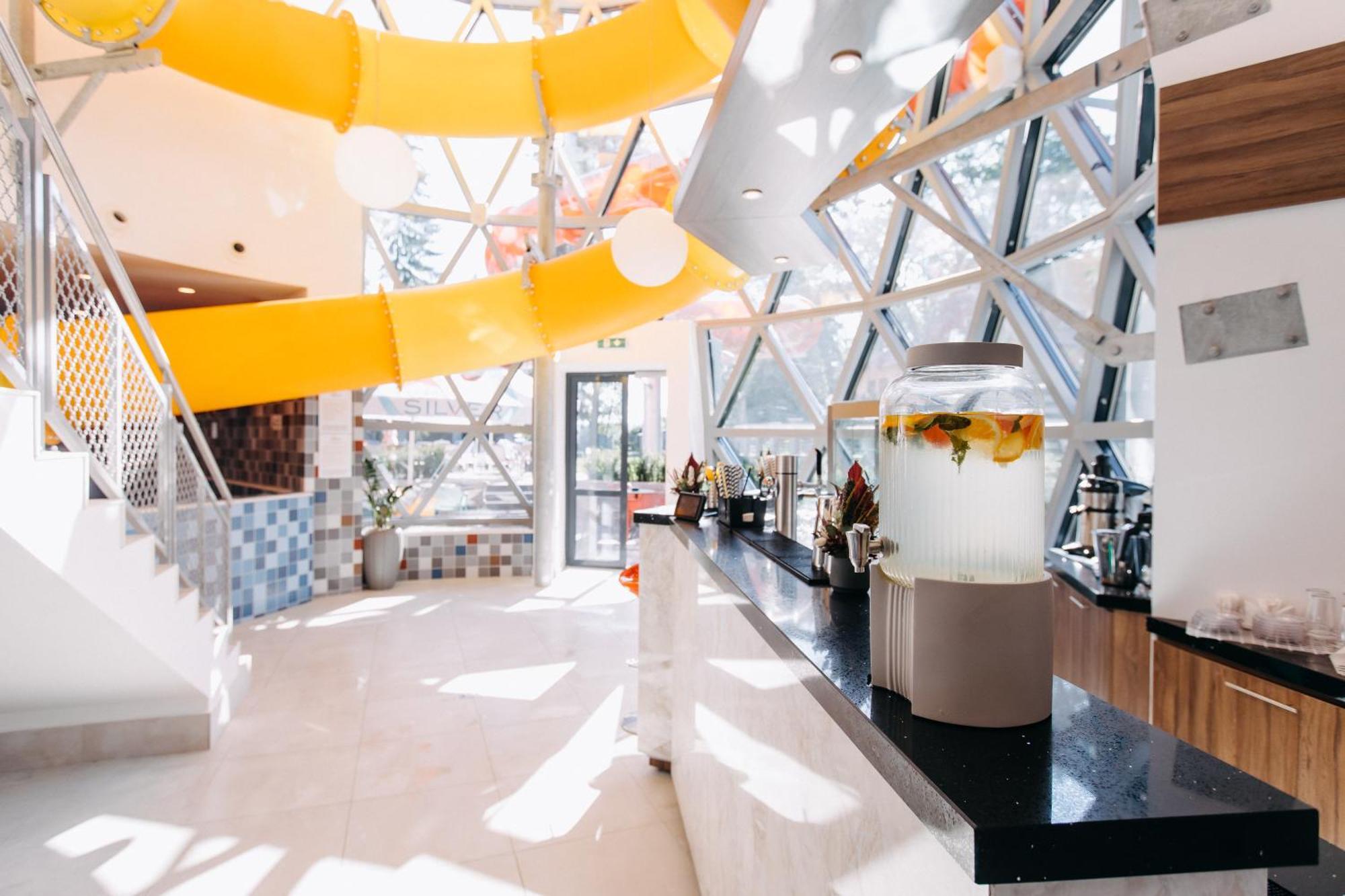 Hotel Crystal Wellness & Spa Superior ソバタ エクステリア 写真