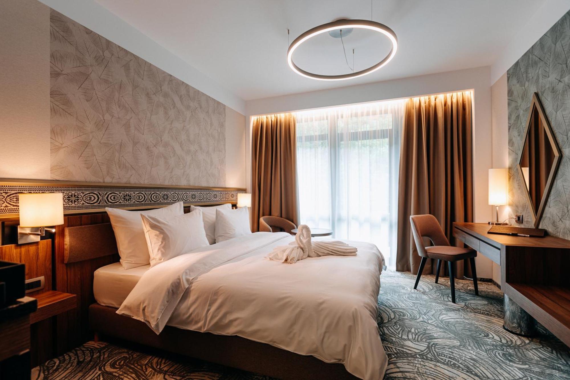 Hotel Crystal Wellness & Spa Superior ソバタ エクステリア 写真