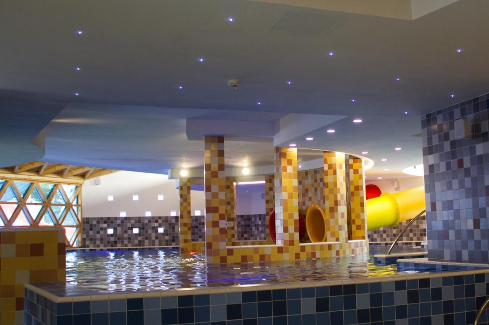 Hotel Crystal Wellness & Spa Superior ソバタ エクステリア 写真