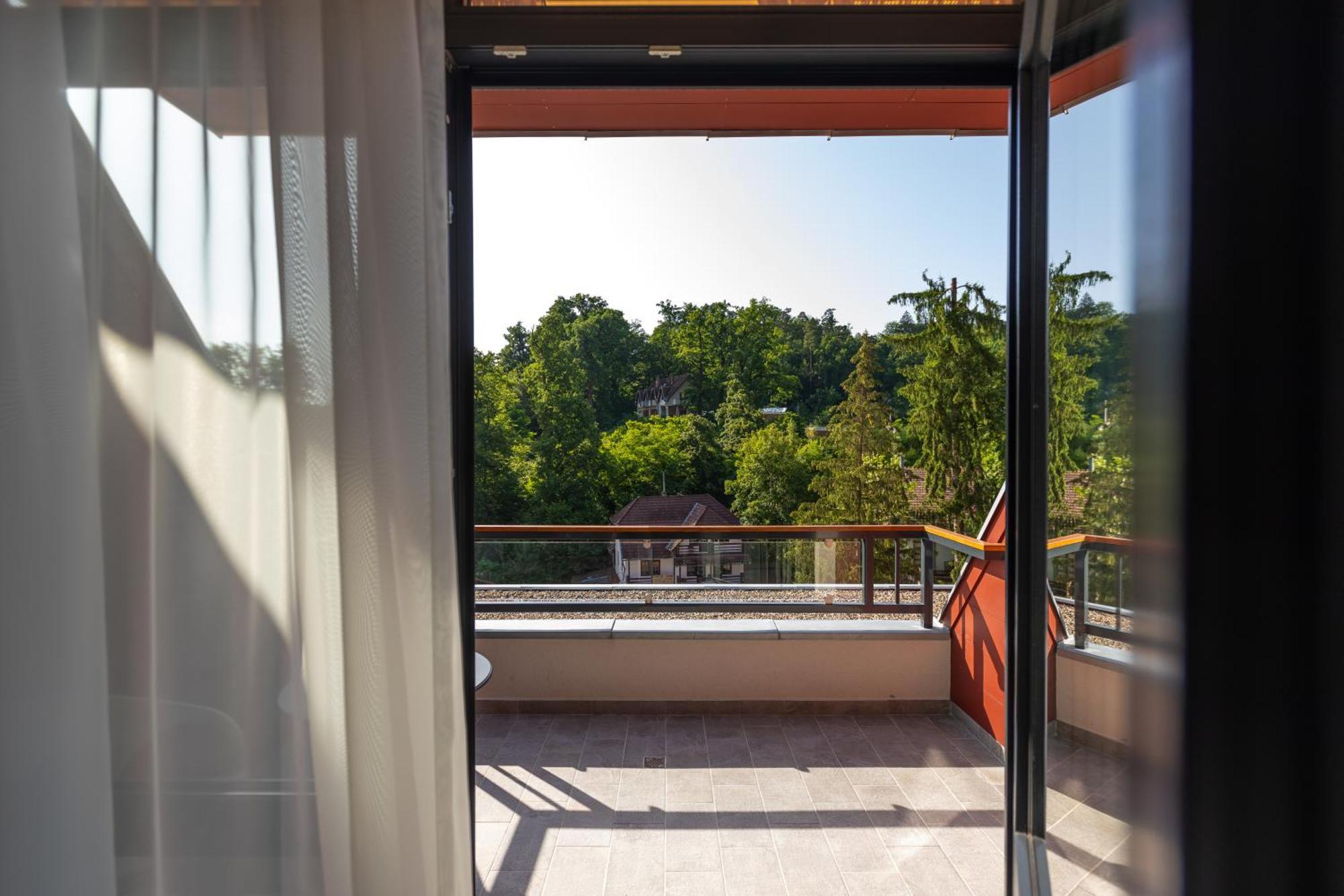 Hotel Crystal Wellness & Spa Superior ソバタ エクステリア 写真