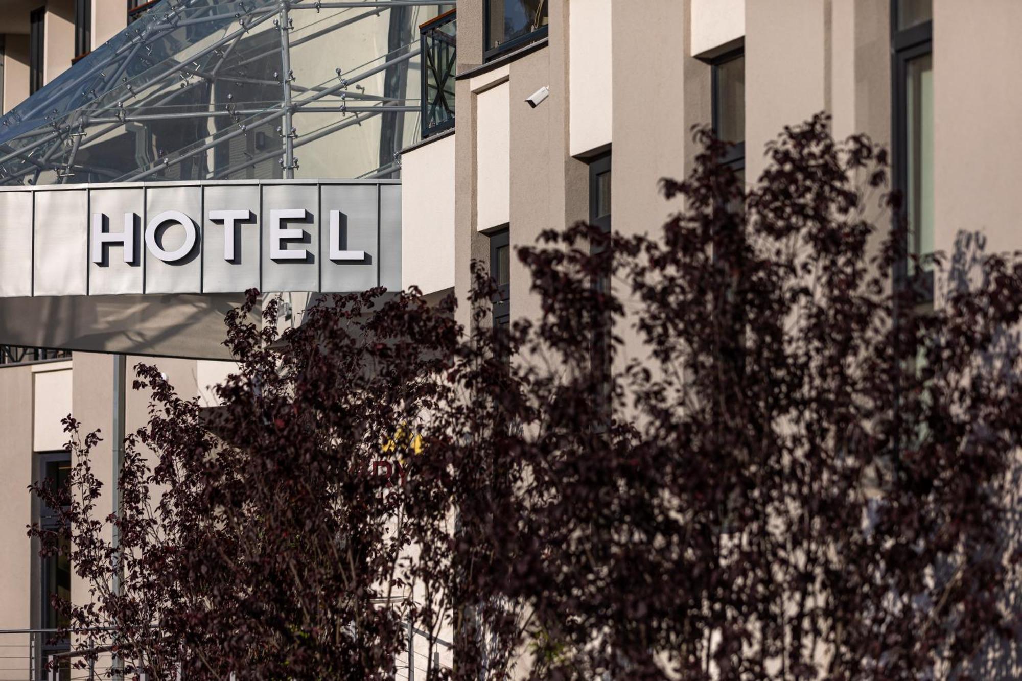 Hotel Crystal Wellness & Spa Superior ソバタ エクステリア 写真